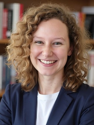 Ashley Gray Headshot